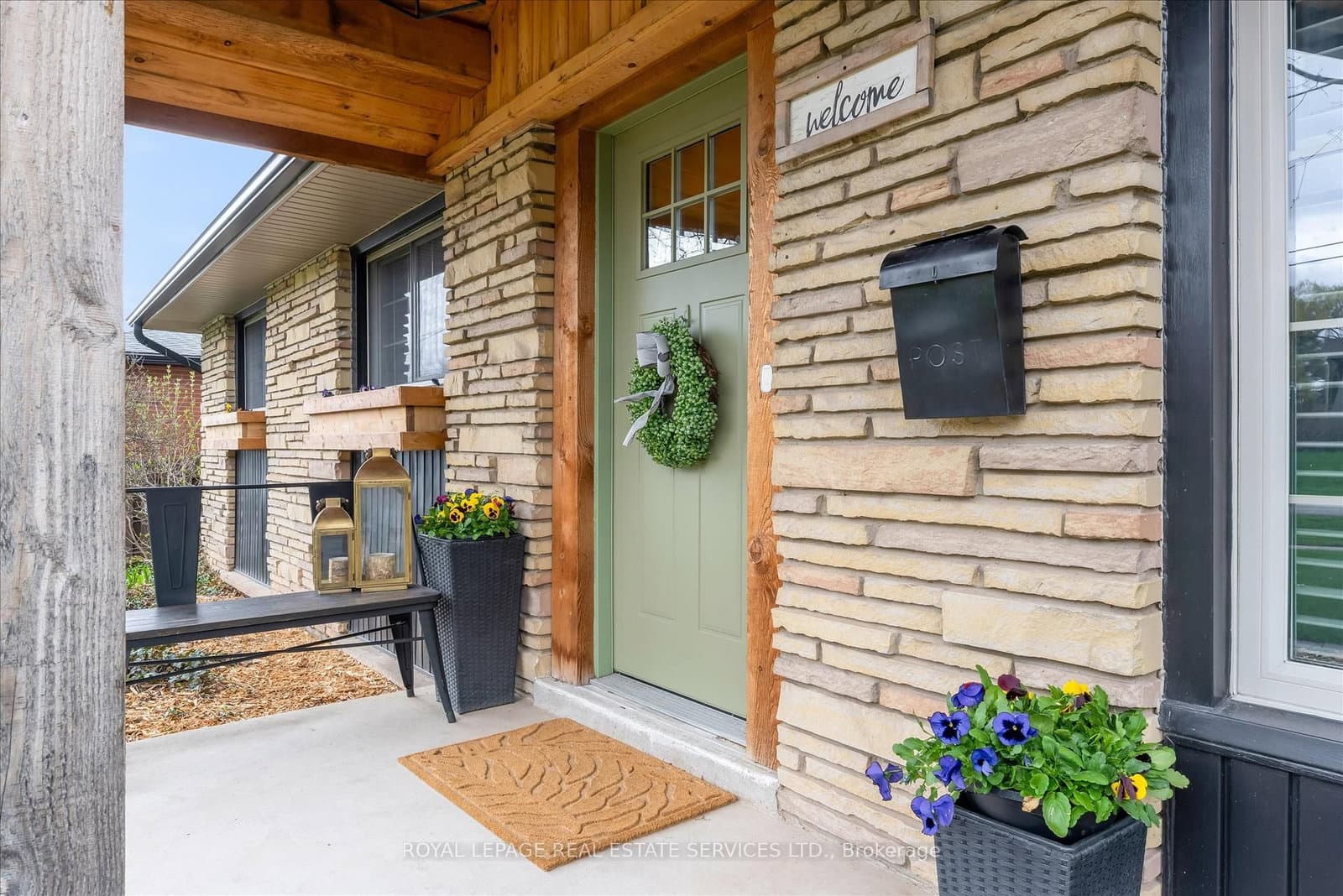 20 Casablanca Boulevard, Grimsby, ON — photo 2