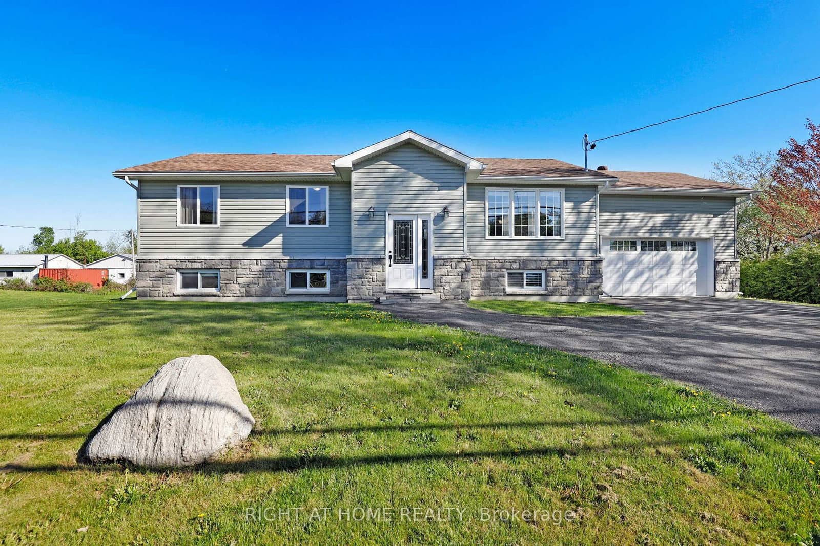8344 Victoria Street, Metcalfe, ON