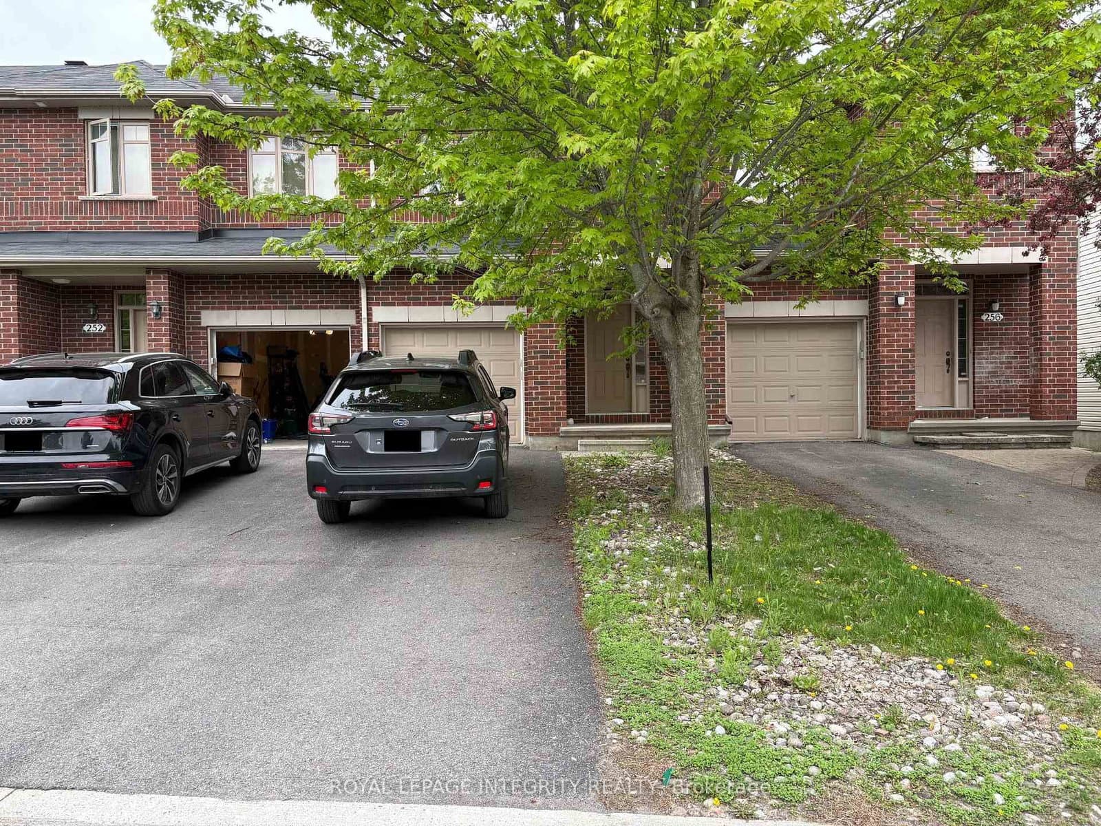 254 BADGELEY Avenue, Ottawa, ON