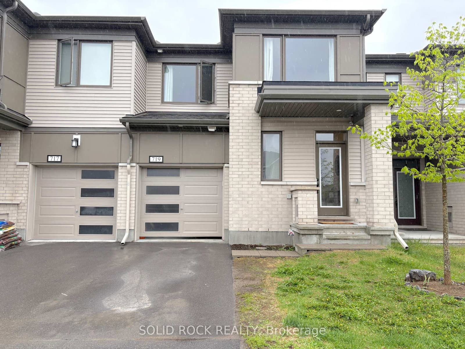 719 Derreen Avenue, Ottawa, ON