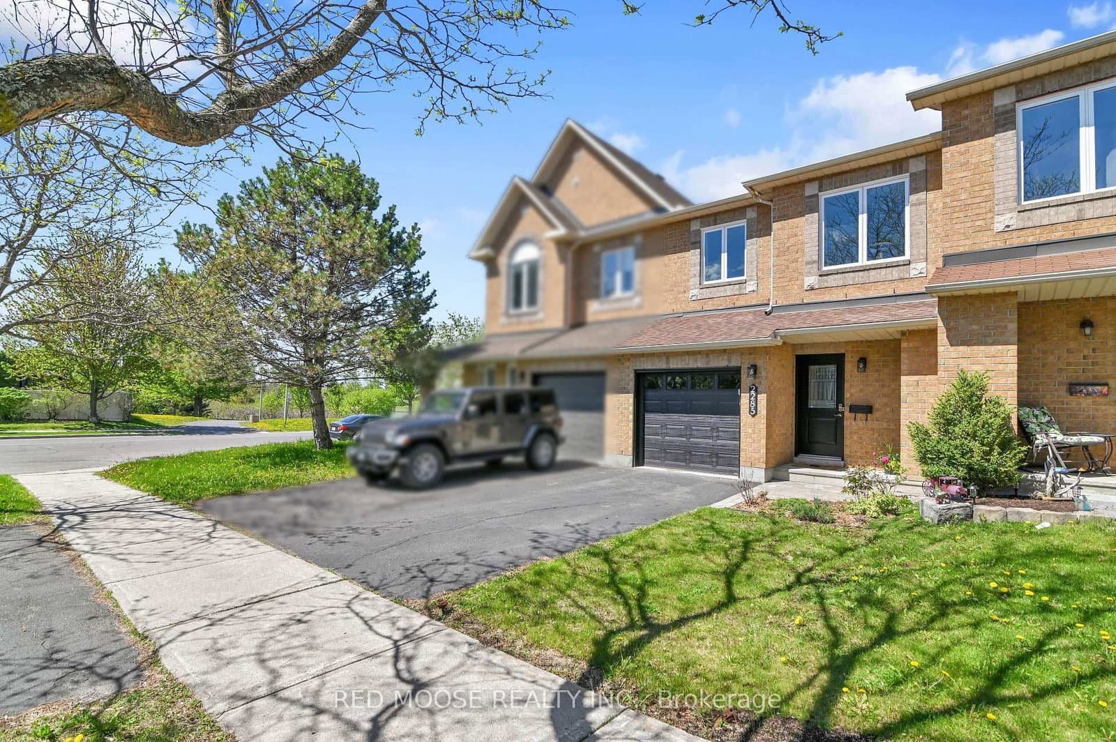 2285 Brockstone Crescent, Ottawa, ON — photo 2