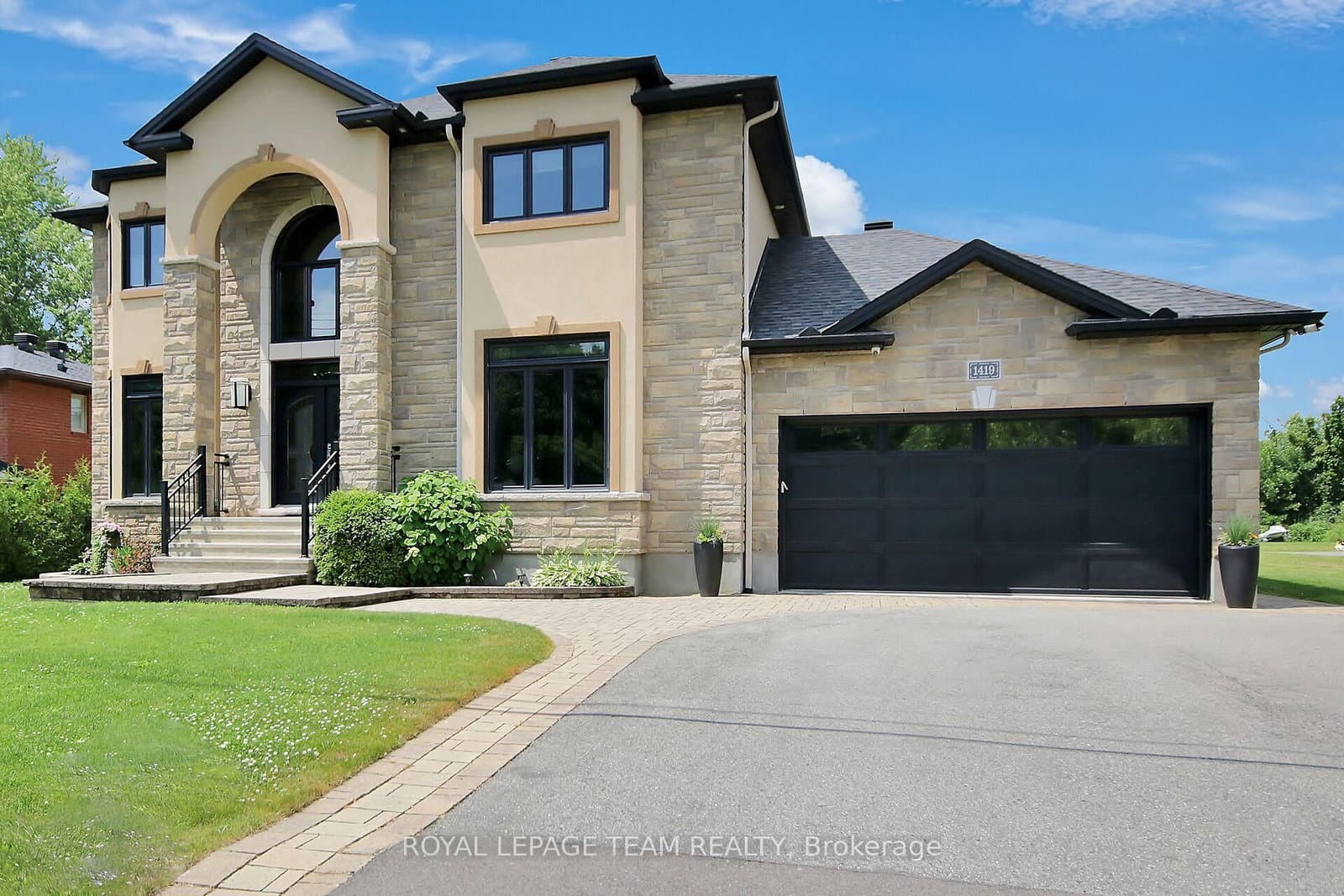 1419 Balmoral Drive, Ottawa, ON — photo 2