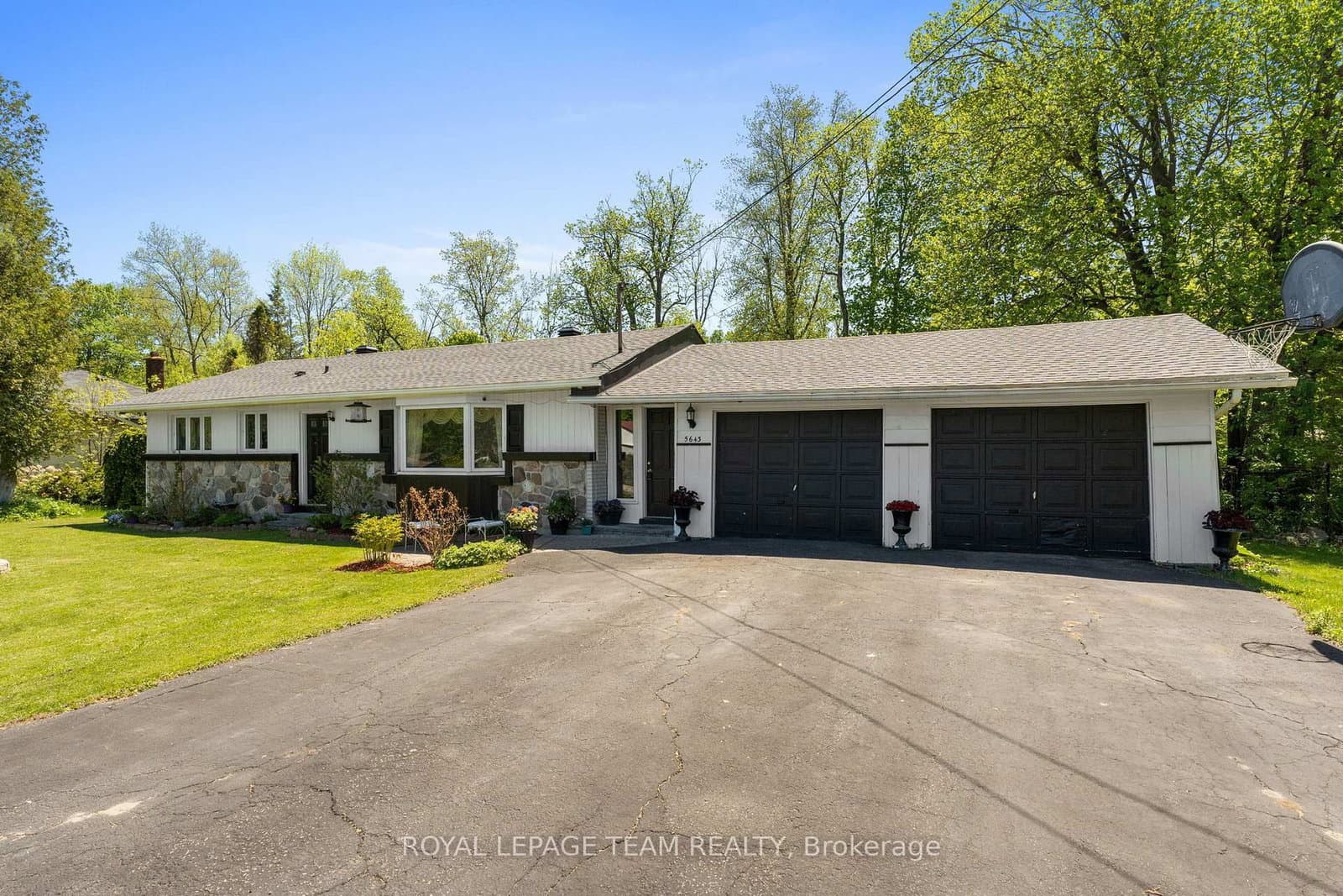 5643 Ficko Crescent, Ottawa, ON