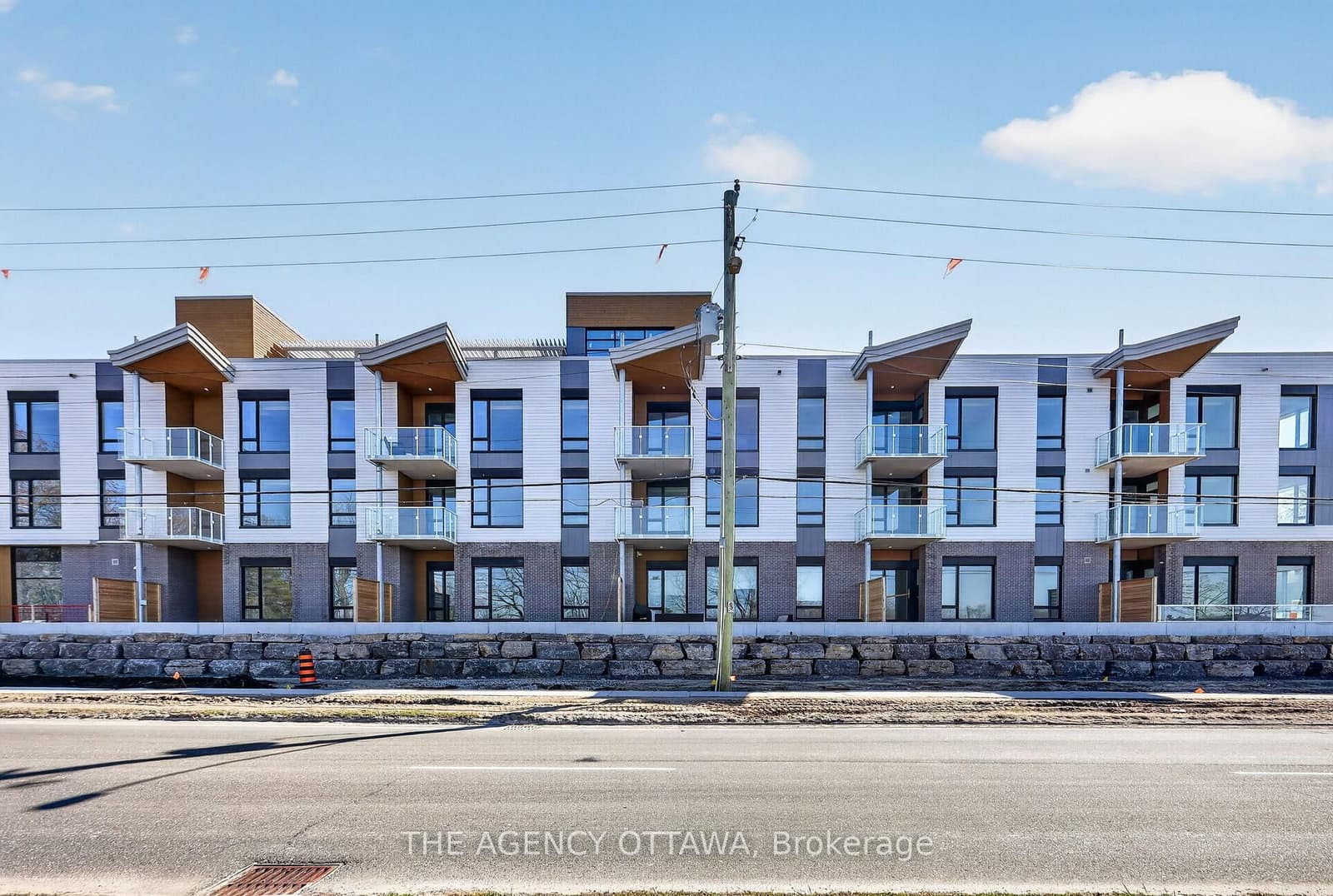 209 - 3071 Riverside Drive, Ottawa, ON