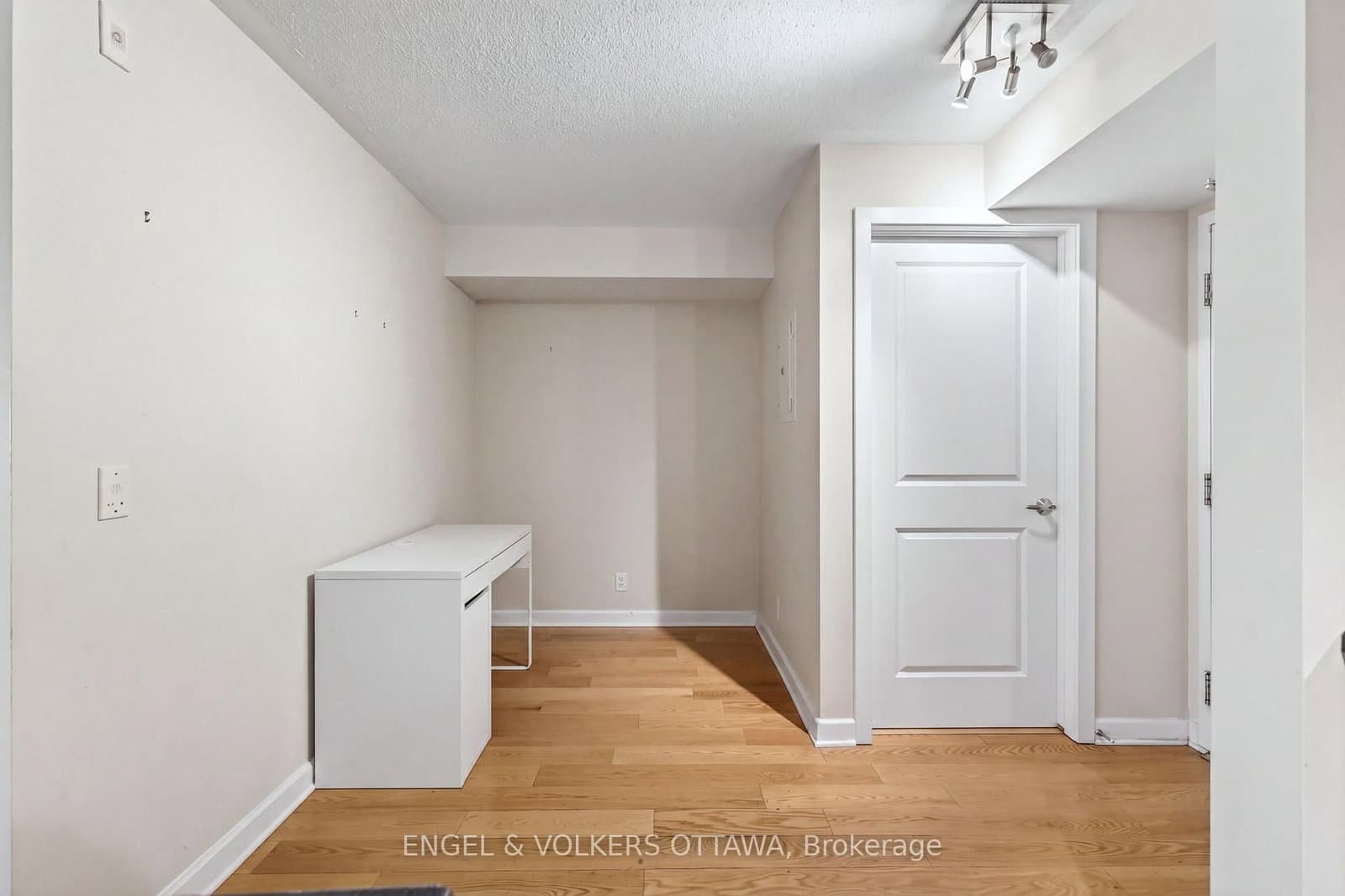 604 - 138 Somerset Street, Ottawa, ON — photo 3