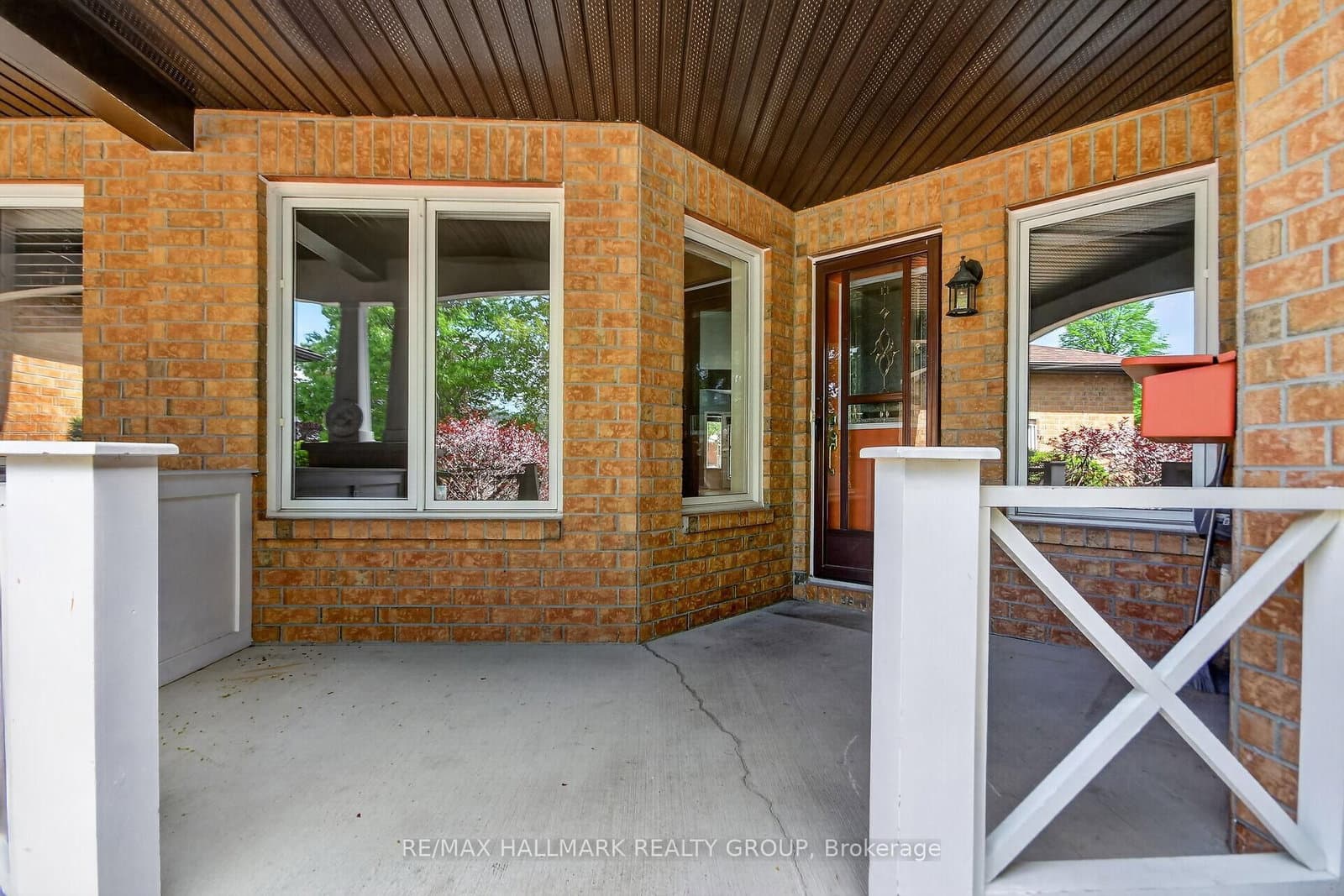 4 Peregrine Crescent, Kanata, ON — photo 2