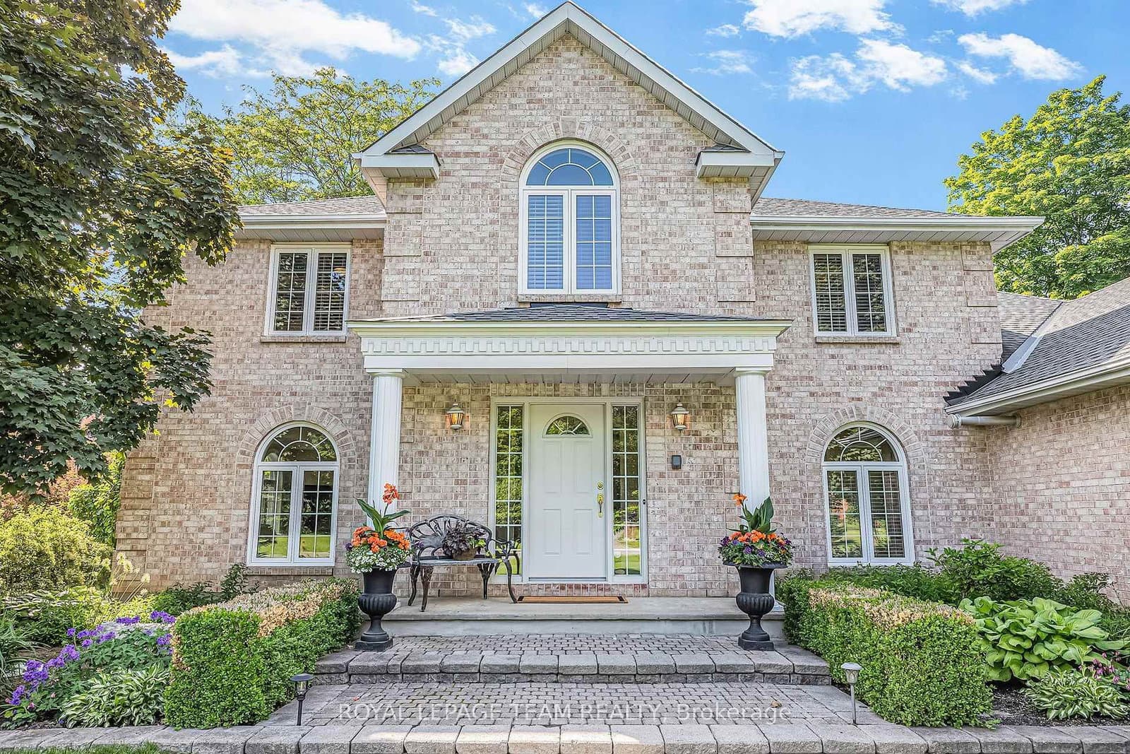 105 MARGARET ANNE Drive, Carp, ON