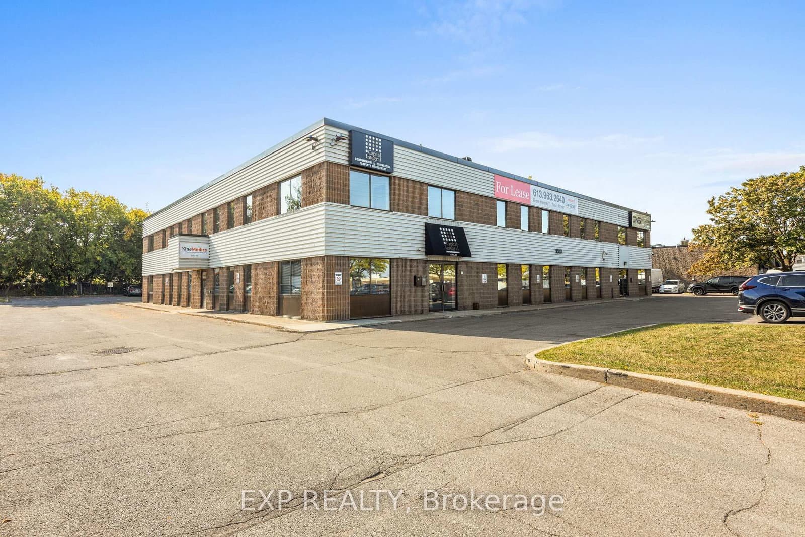 201B - 1600 Laperriere Avenue, Ottawa, ON