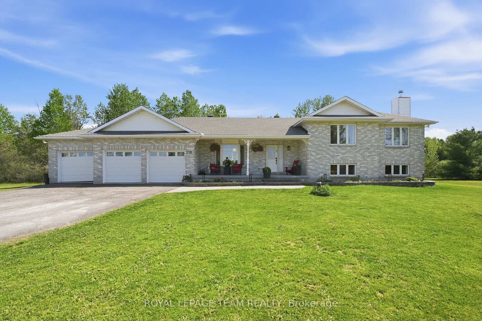 118 Rushing Brook Drive, Carp, ON — photo 2