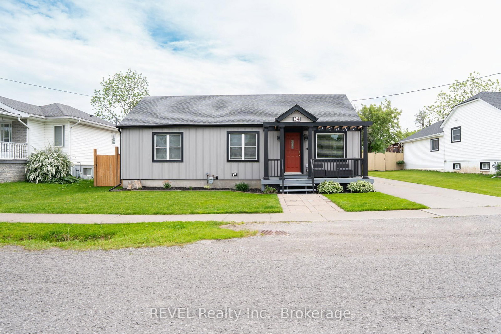34 Bloomfield Avenue, St. Catharines, ON — photo 2