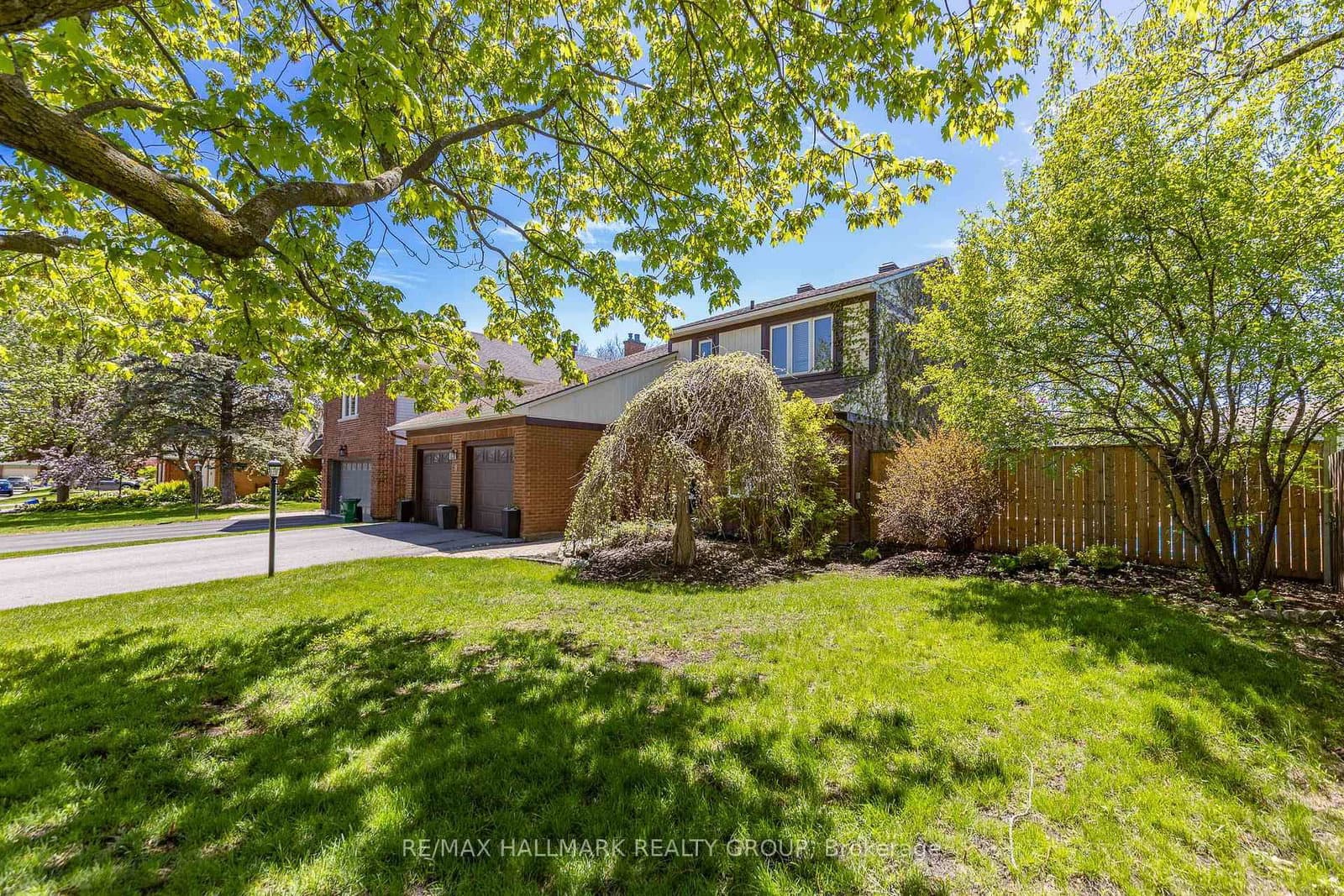 8 Trotting Way, Ottawa, ON — photo 3