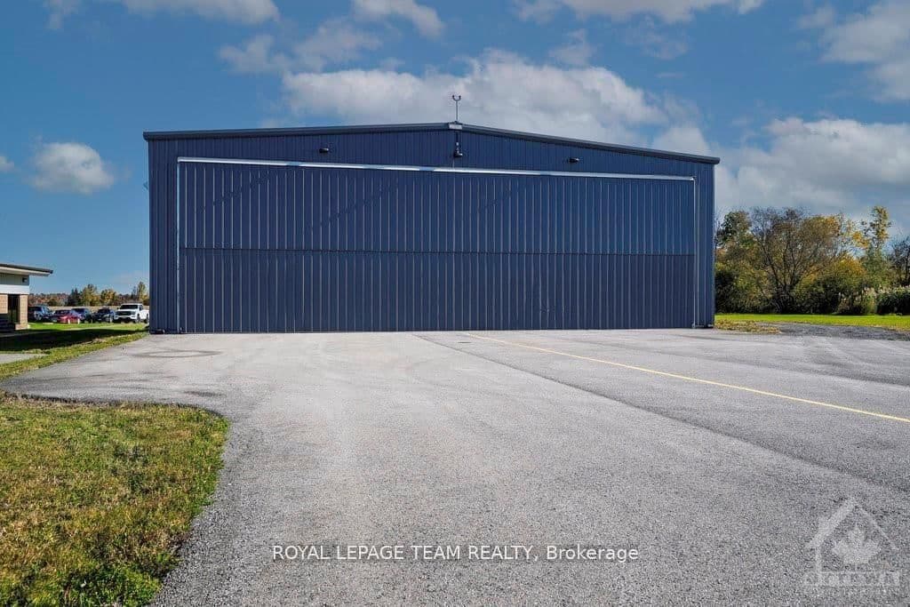 15 Huisson Road, Carp, ON