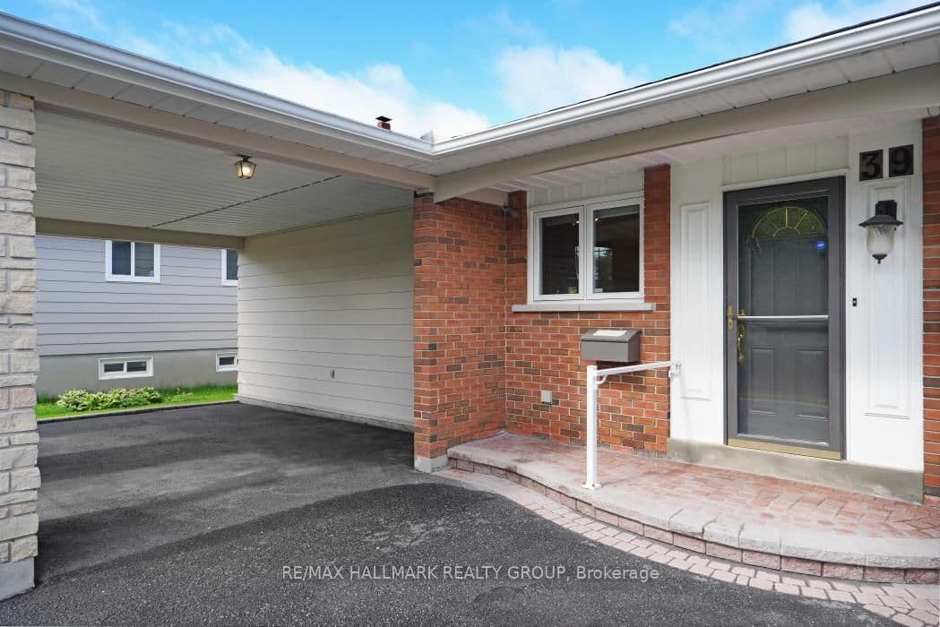 39 Parkwood Crescent, Ottawa, ON — photo 3