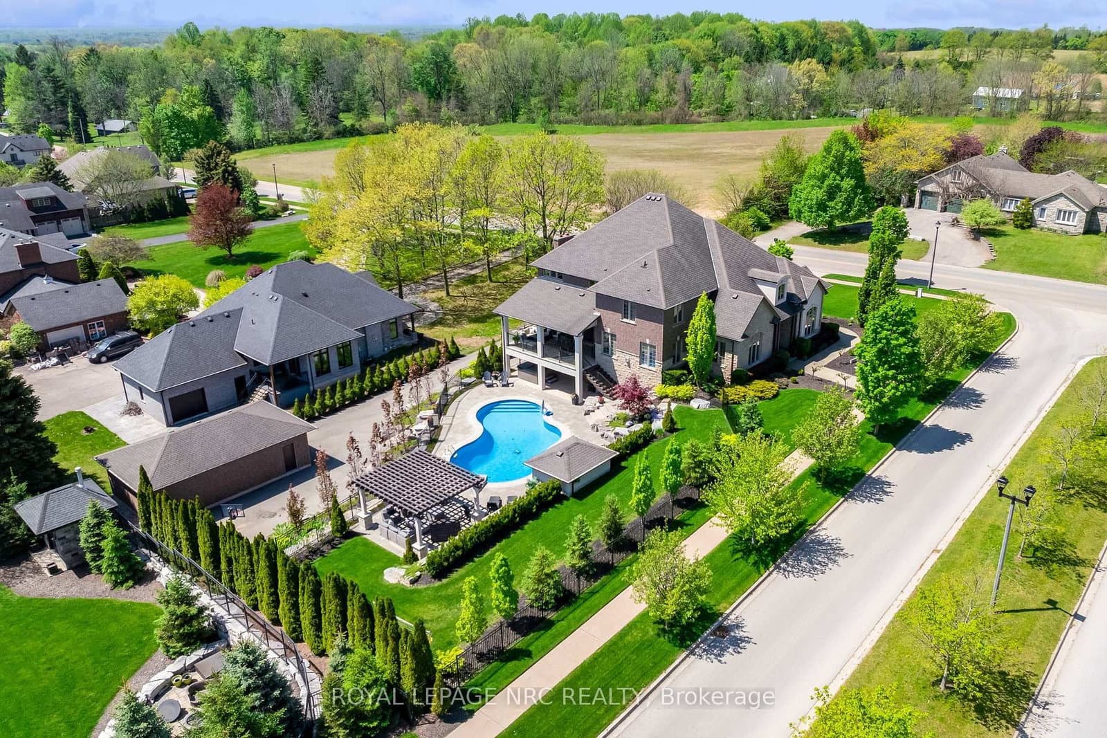 34 Marlene Stewart Drive, Pelham, ON — photo 2