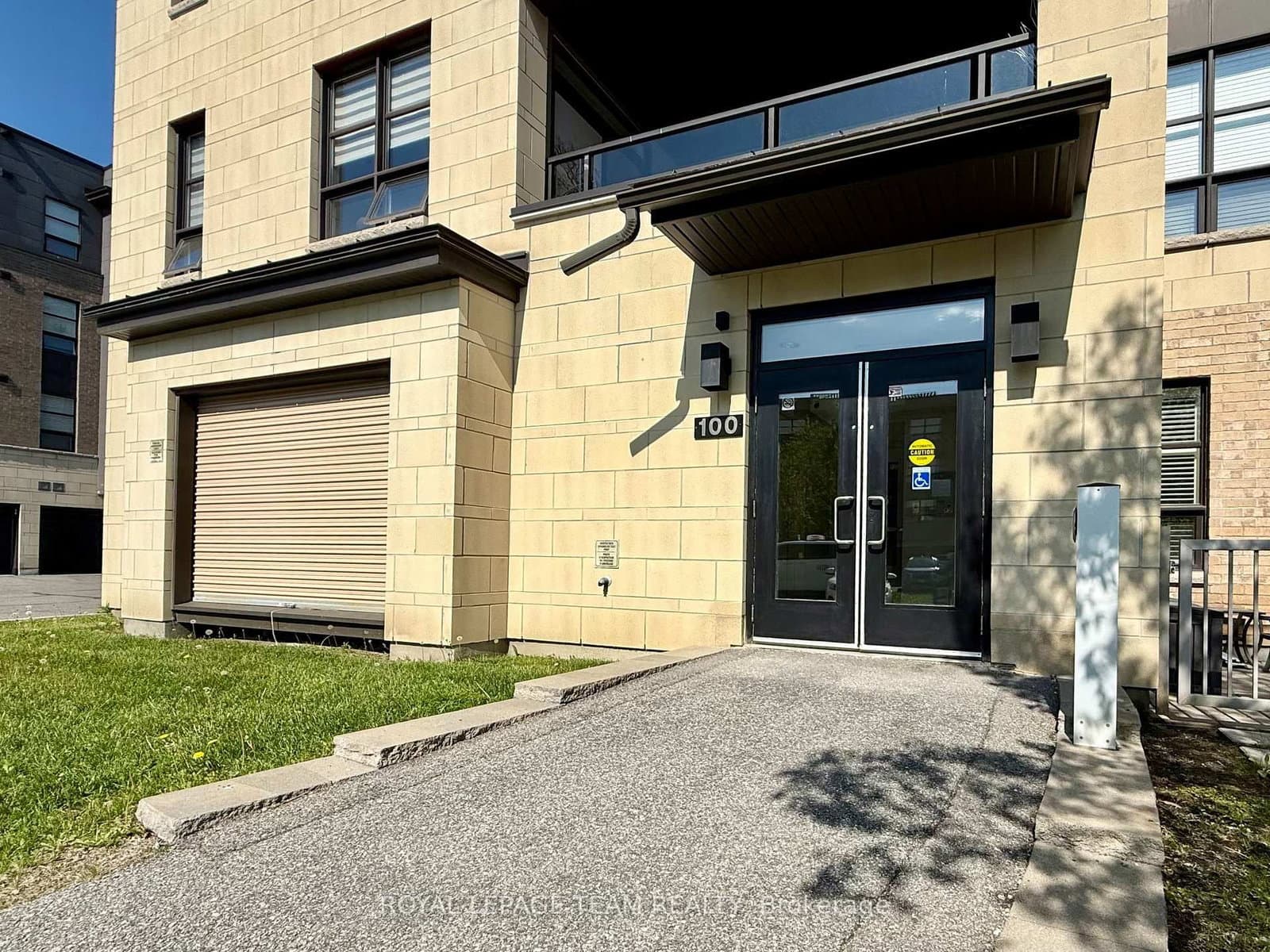 302 - 100 Montblanc Private, Ottawa, ON — photo 2