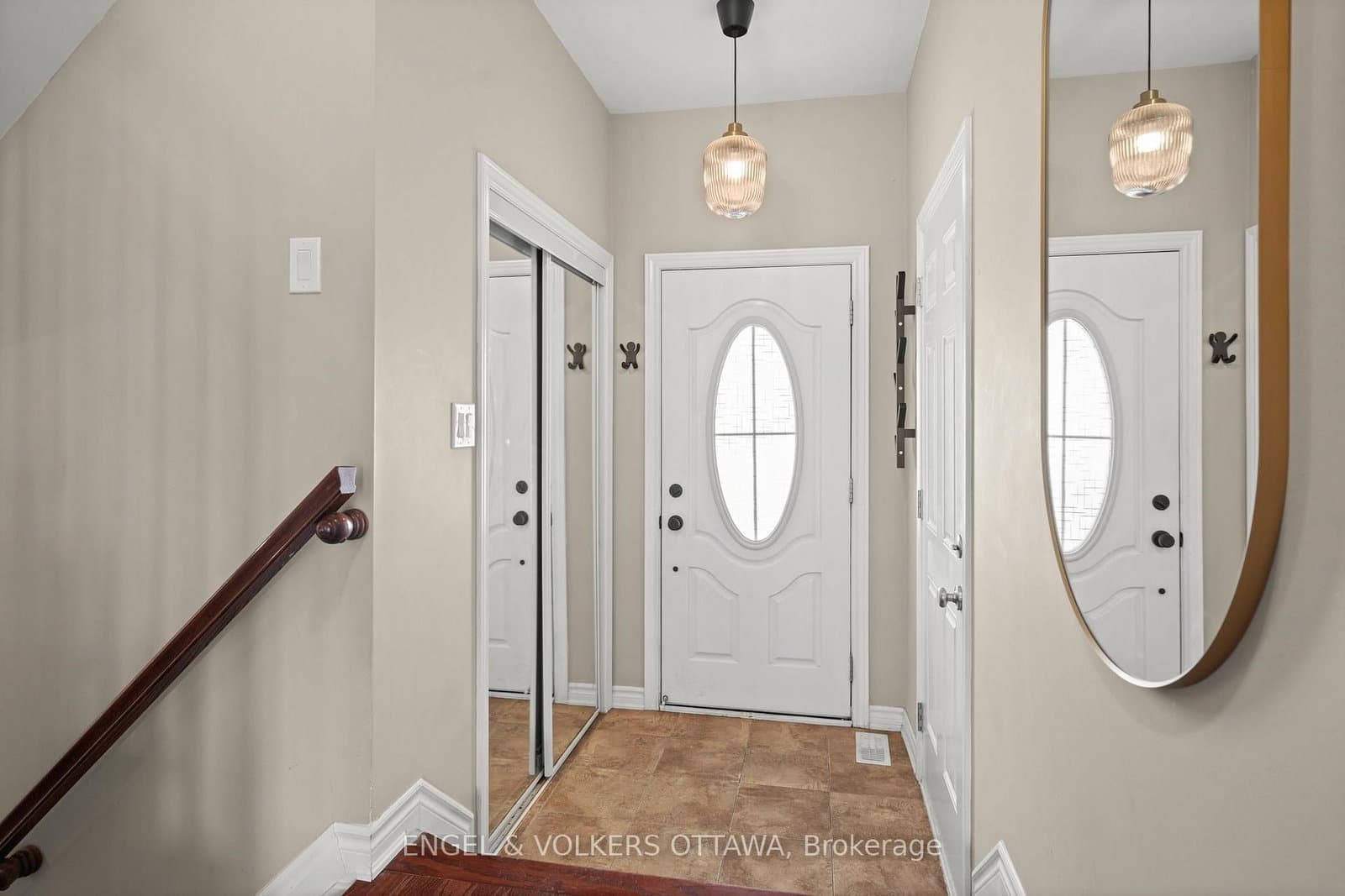 166 Lily Pond Street, Ottawa, ON — photo 3