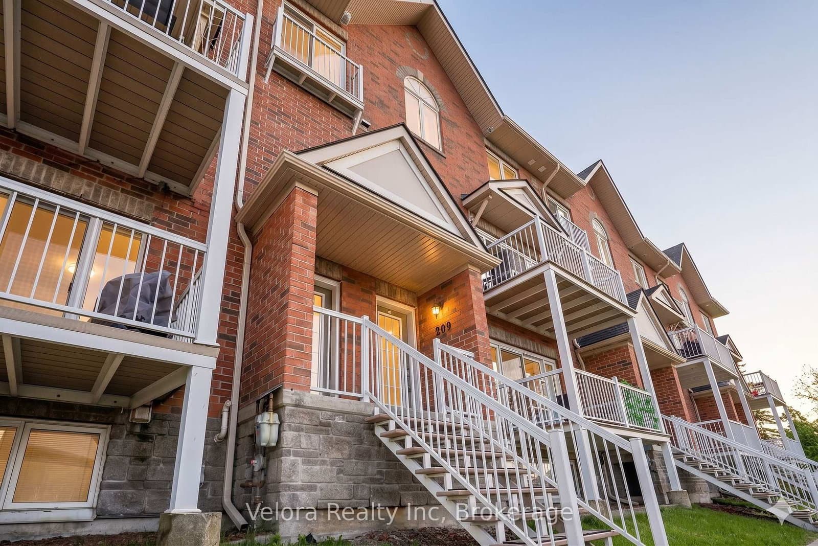 209 - 3275 St Joseph Boulevard, Ottawa, ON