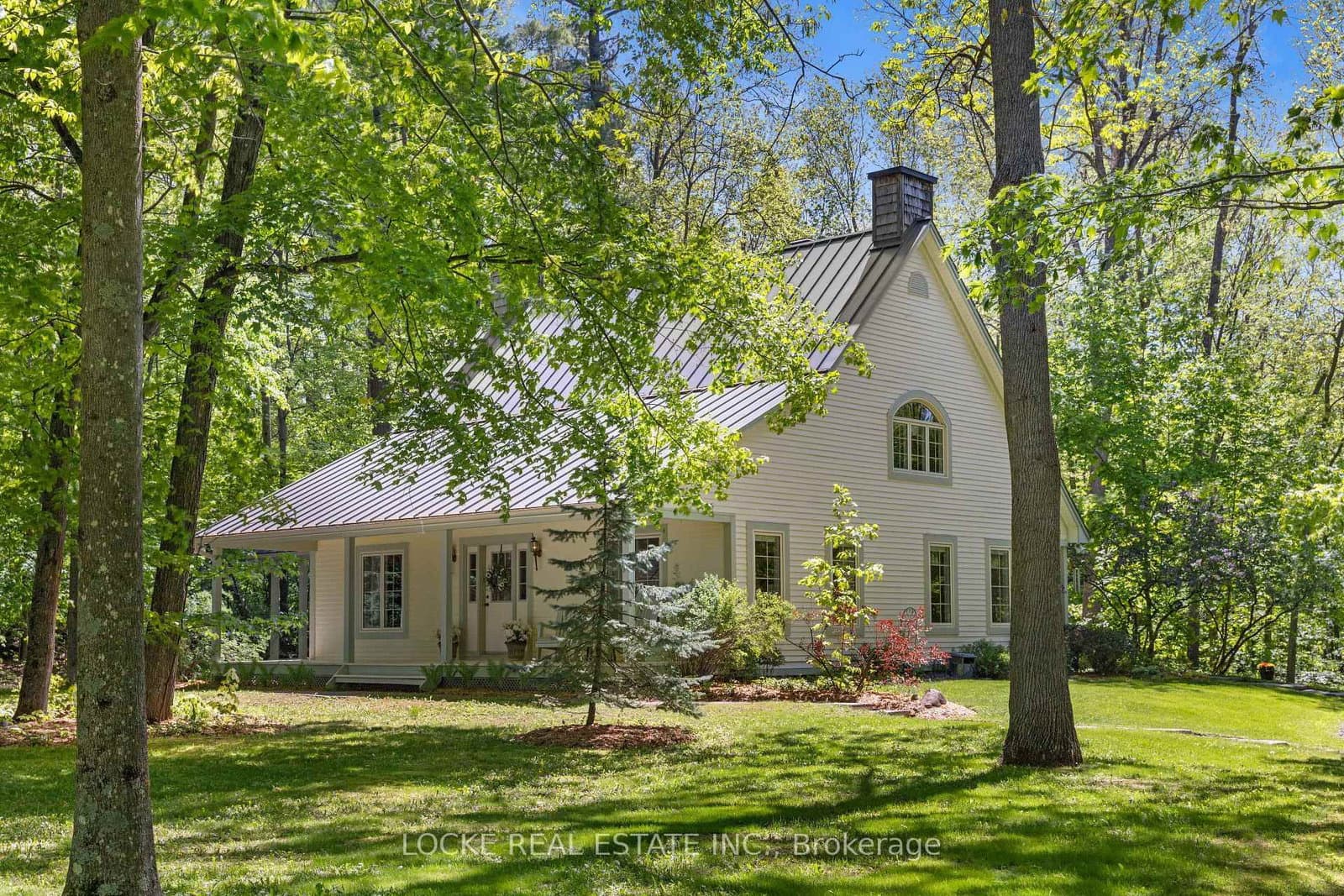 2207 Pleasantview Court, Orleans, ON