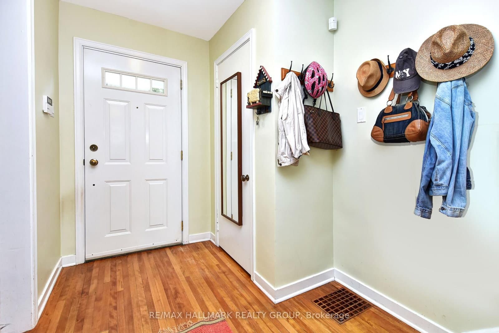 32 Arundel Avenue, Ottawa, ON — photo 2