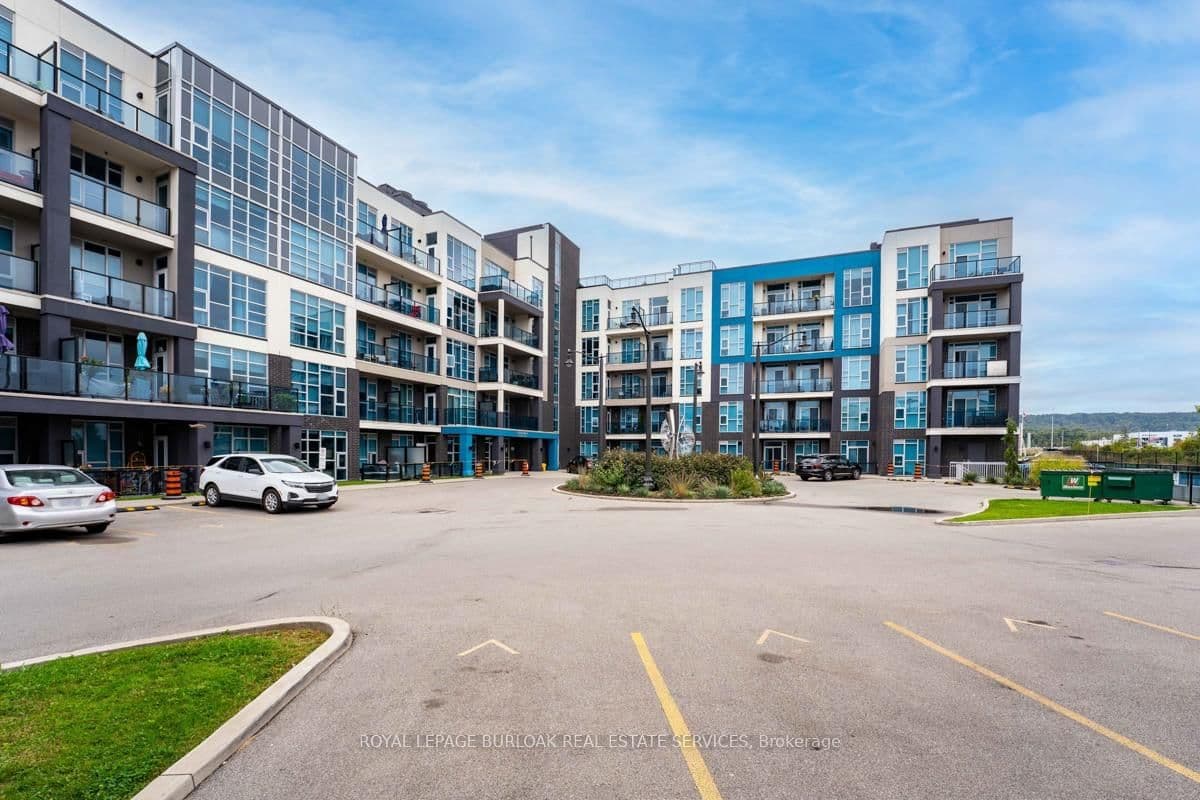213 - 10 Concord Place, Grimsby, ON — photo 3