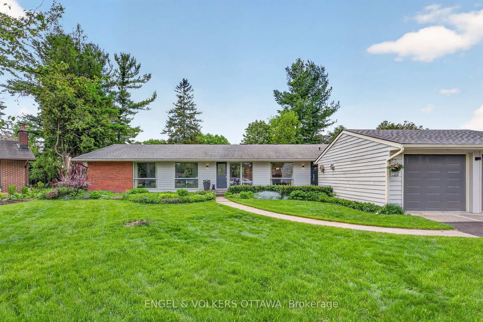 35 Riopelle Court, Kanata, ON