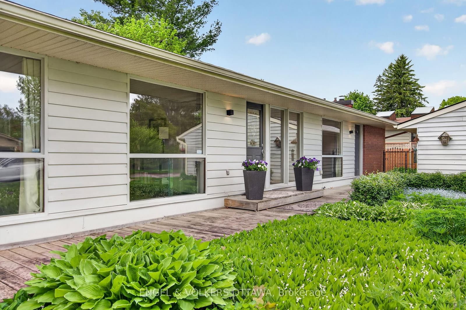 35 Riopelle Court, Kanata, ON — photo 2