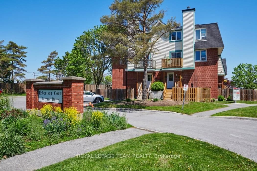 202 - 2 Terrace Drive, Ottawa, ON — photo 3