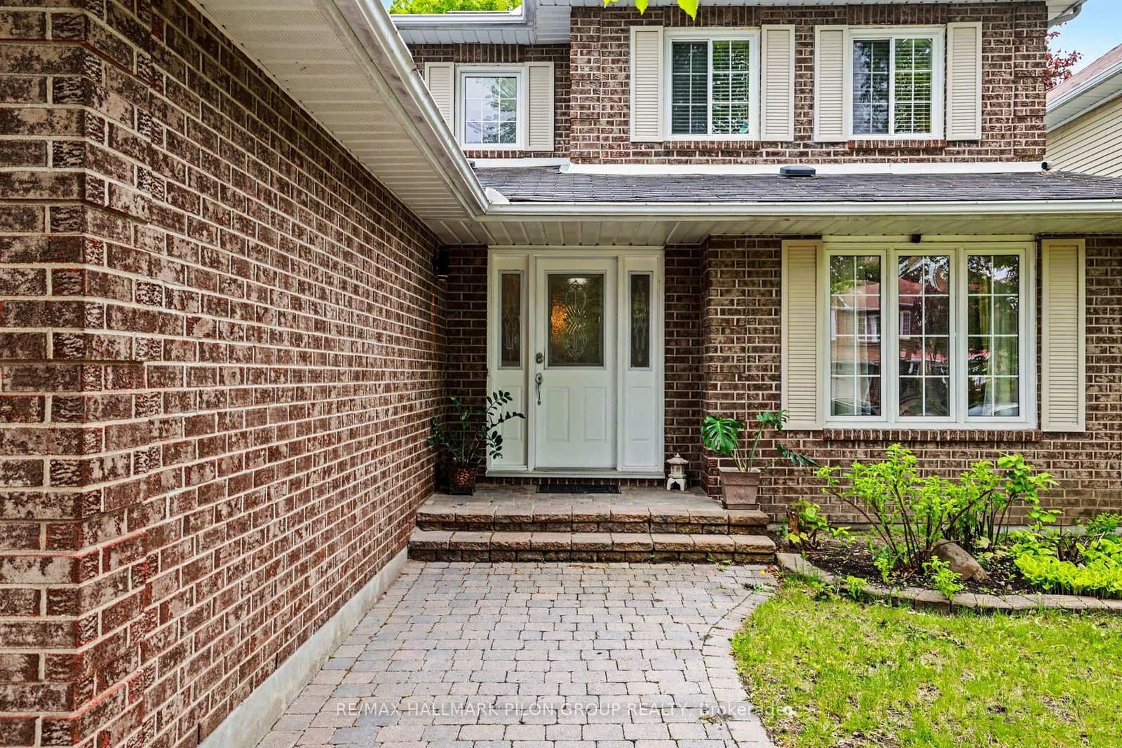 1674 Sansonnet Street, Orleans, ON — photo 2