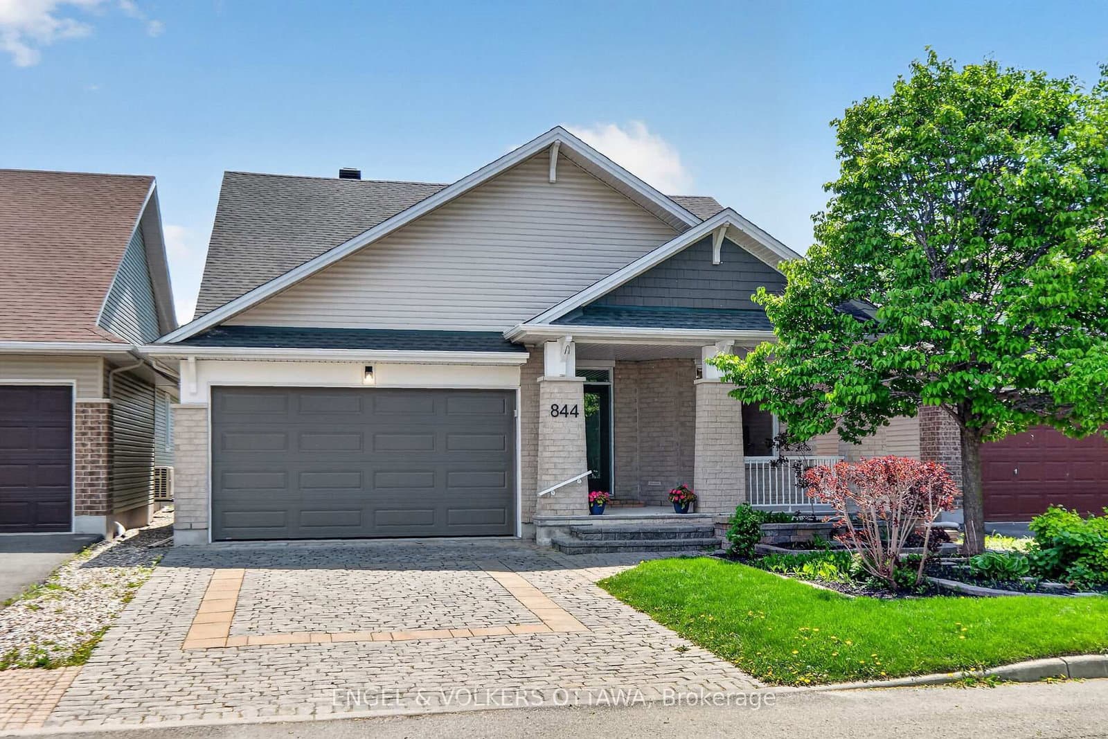 844 Swallowtail Crescent, Ottawa, ON — photo 2