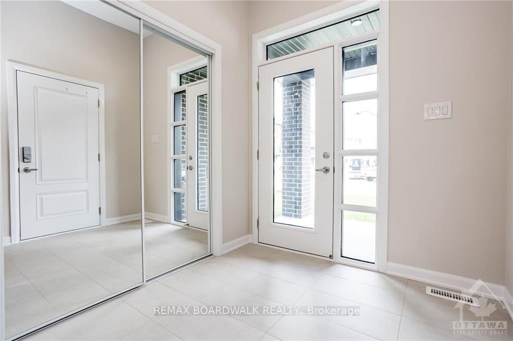262 TULLAGHAN Heights, Ottawa, ON — photo 2