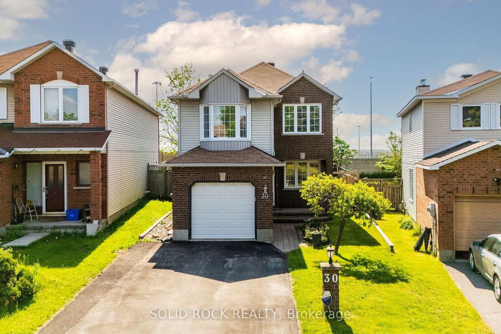 30 Rowe Drive, Kanata, ON