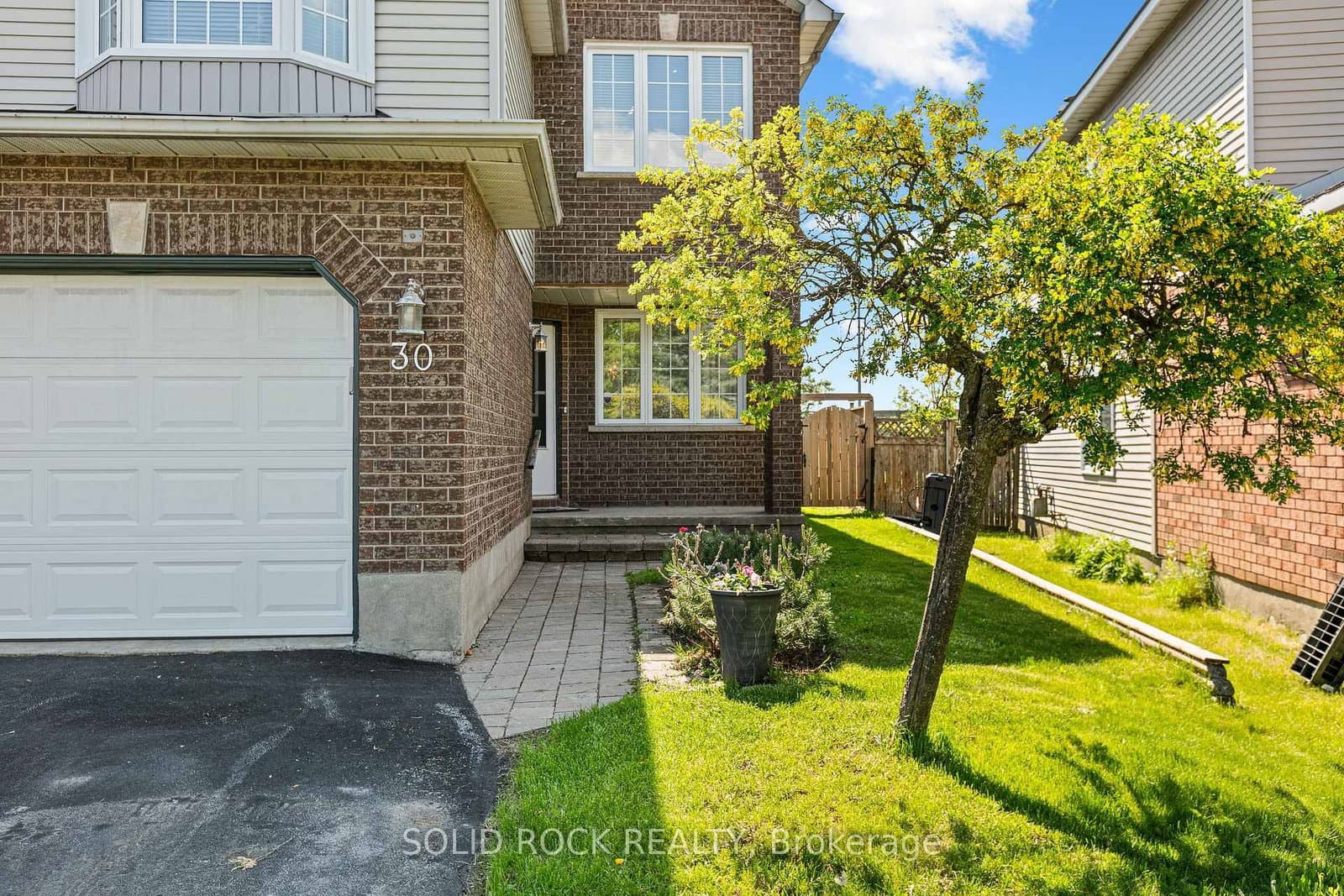 30 Rowe Drive, Kanata, ON — photo 2