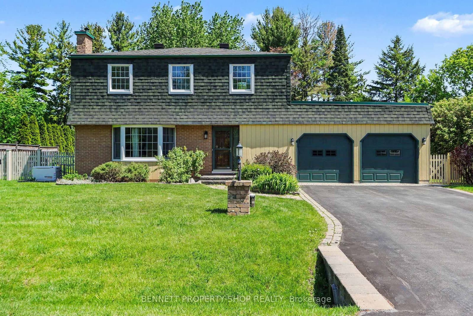 5449 Riverside Crescent, Manotick, ON