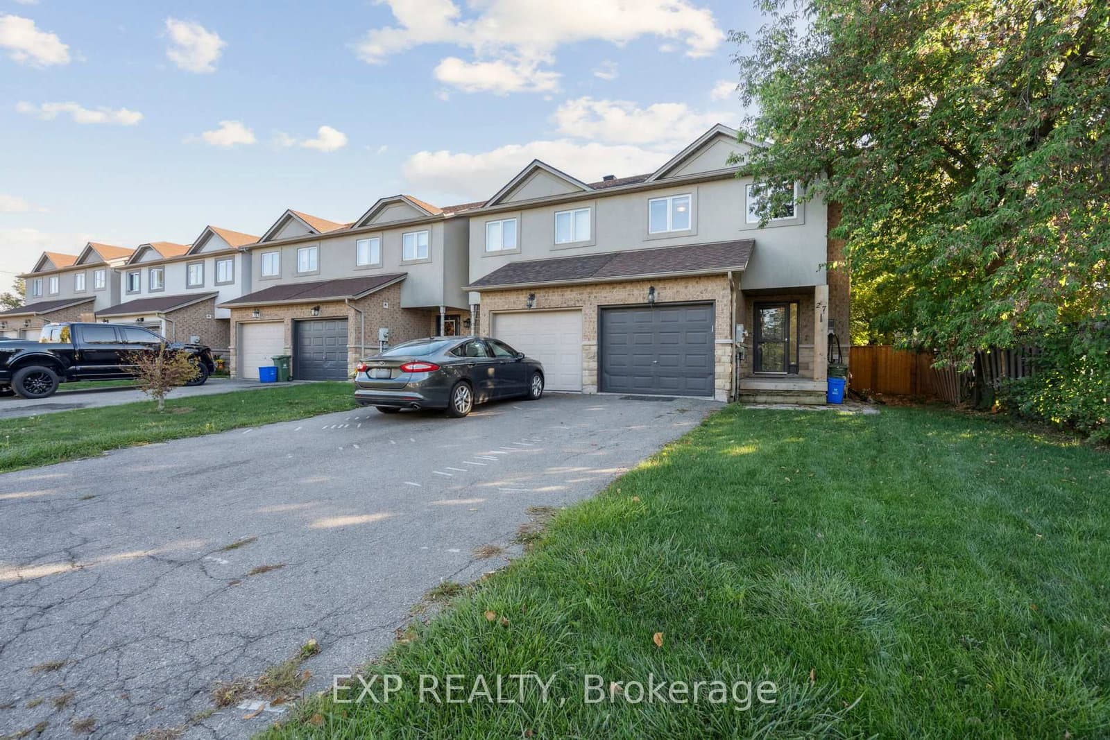 27 PETTIT Street, Hamilton, ON