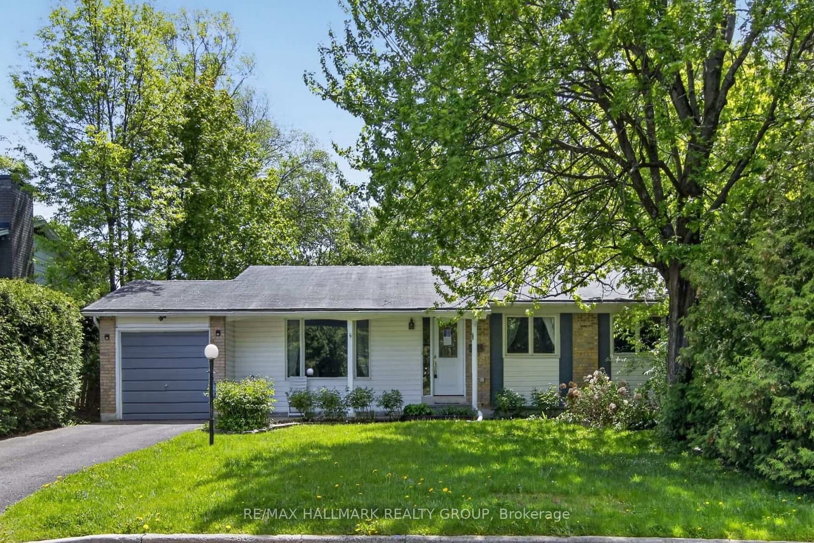 41 Parkmount Crescent, Ottawa, ON