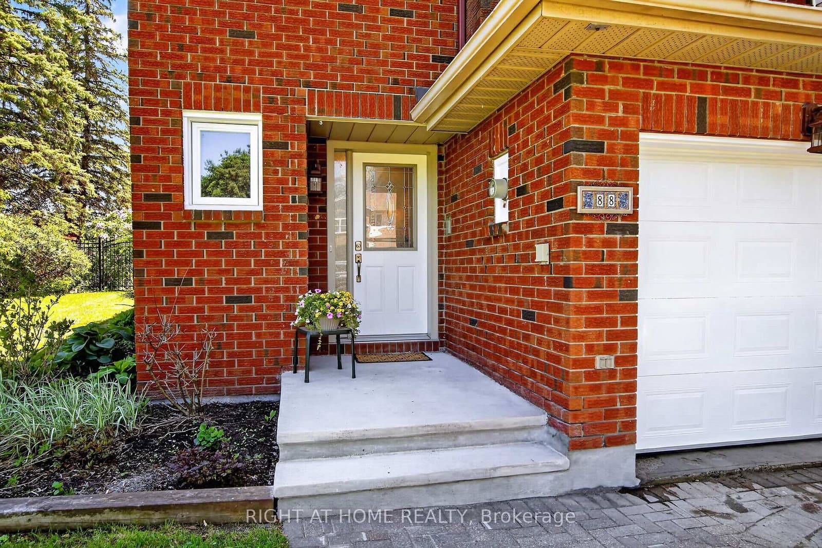 88 Furlong Crescent, Ottawa, ON