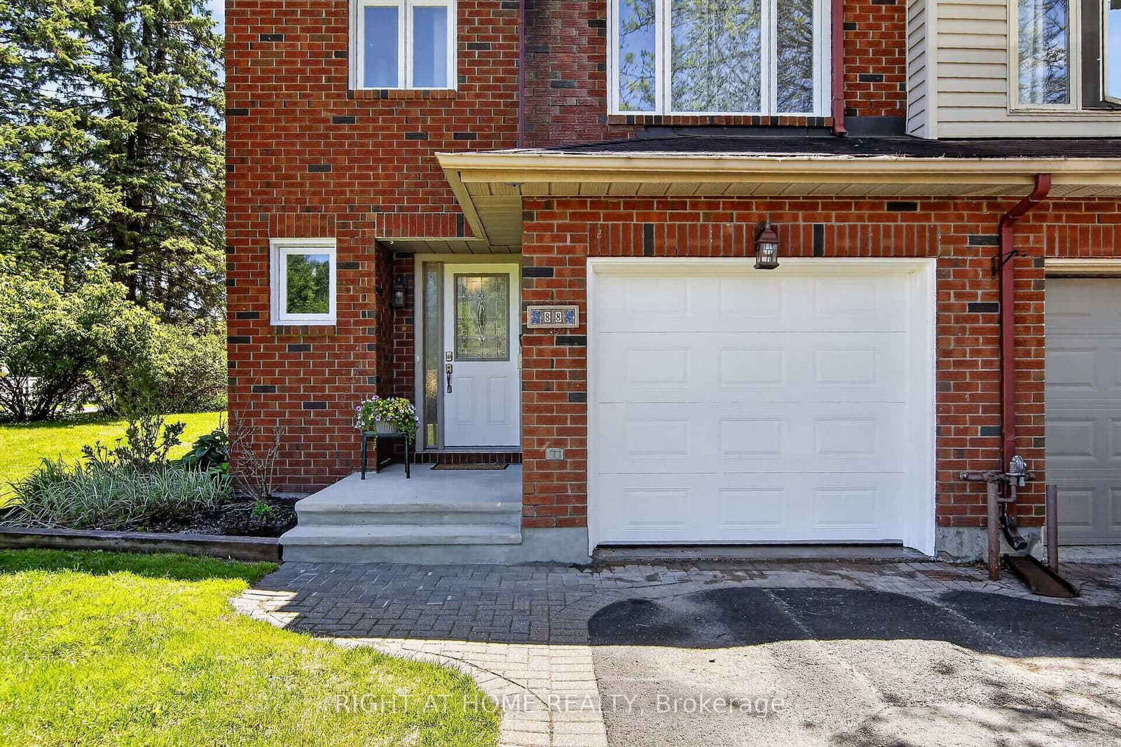 88 Furlong Crescent, Ottawa, ON — photo 2