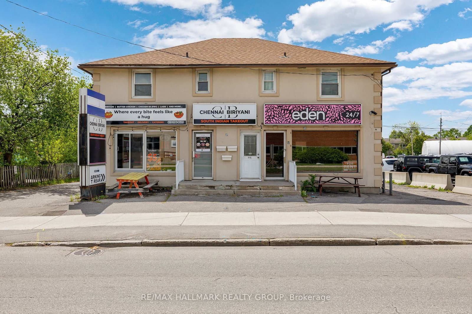 912 St Laurent Boulevard, Ottawa, ON