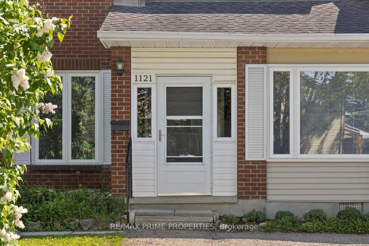1121 St Emmanuel Terrace, Ottawa, ON — photo 2