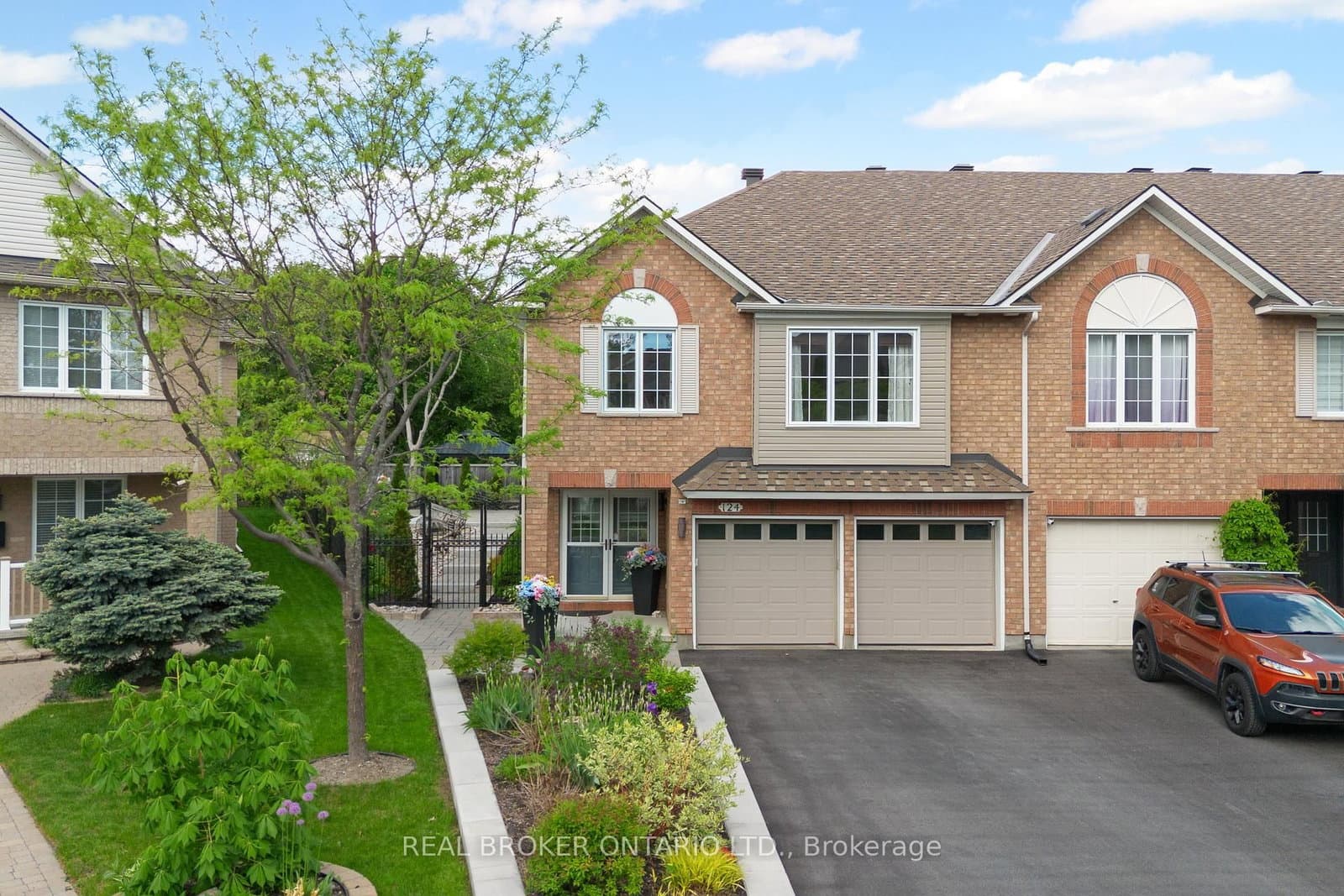 124 Macassa Circle, Ottawa, ON — photo 2