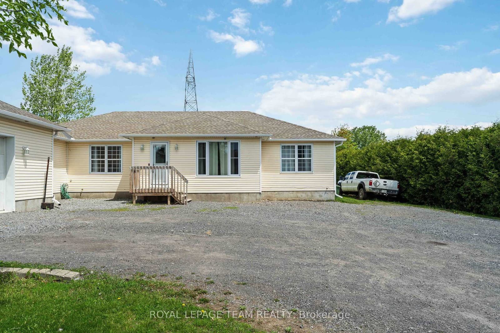 1628 Stanleyfield Crescent, Greely, ON — photo 2