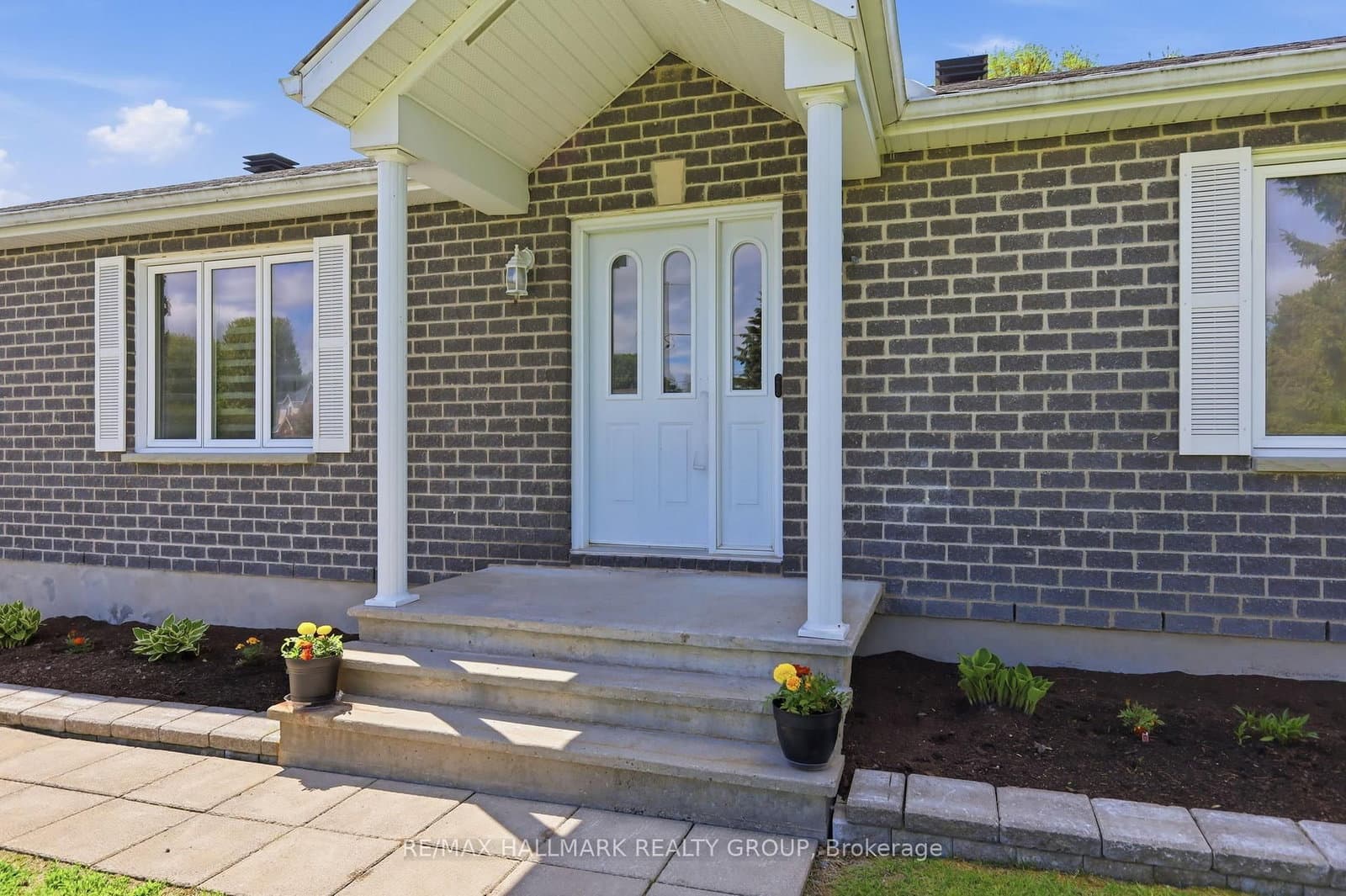 2740 Lockwood Lane, Cumberland, ON — photo 2
