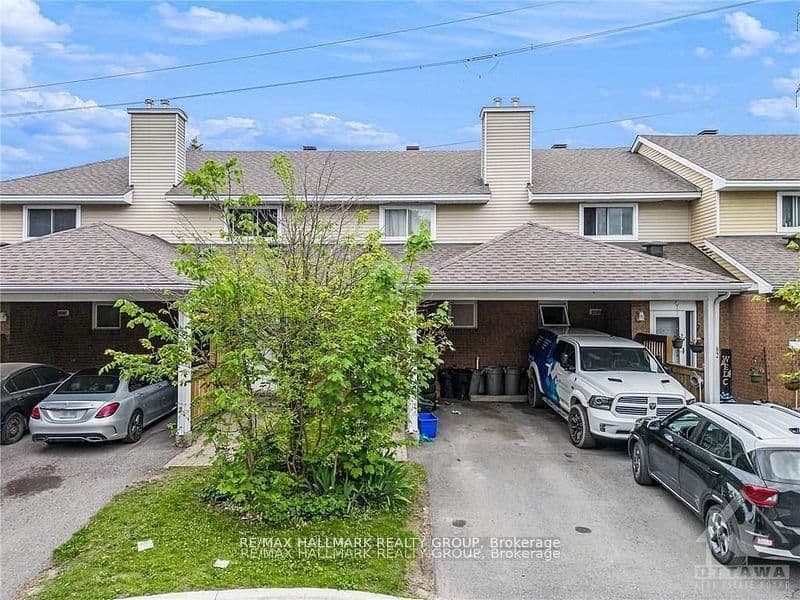 - - 84 Paddington Street, Ottawa, ON — photo 2