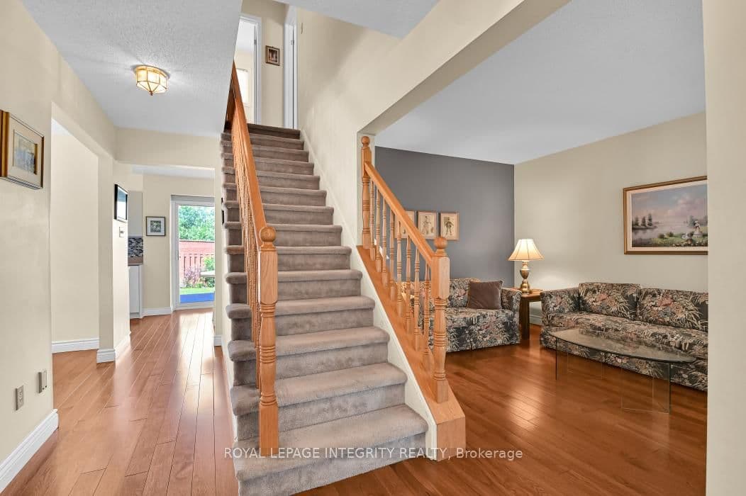 121 Dossetter Way, Ottawa, ON — photo 3