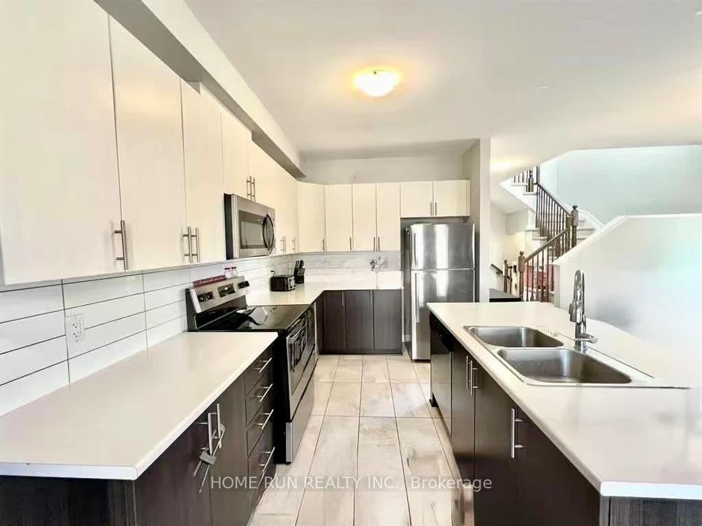 135 Teelin Circle, Ottawa, ON — photo 3