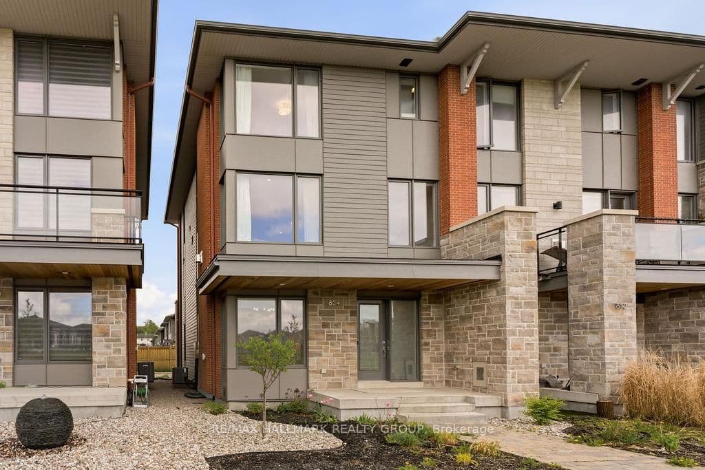 854 Mikinak Road, Ottawa, ON
