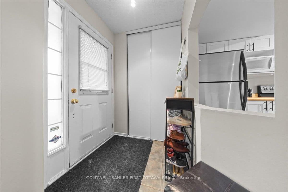 29 HEARTLEAF Private, Ottawa, ON — photo 3