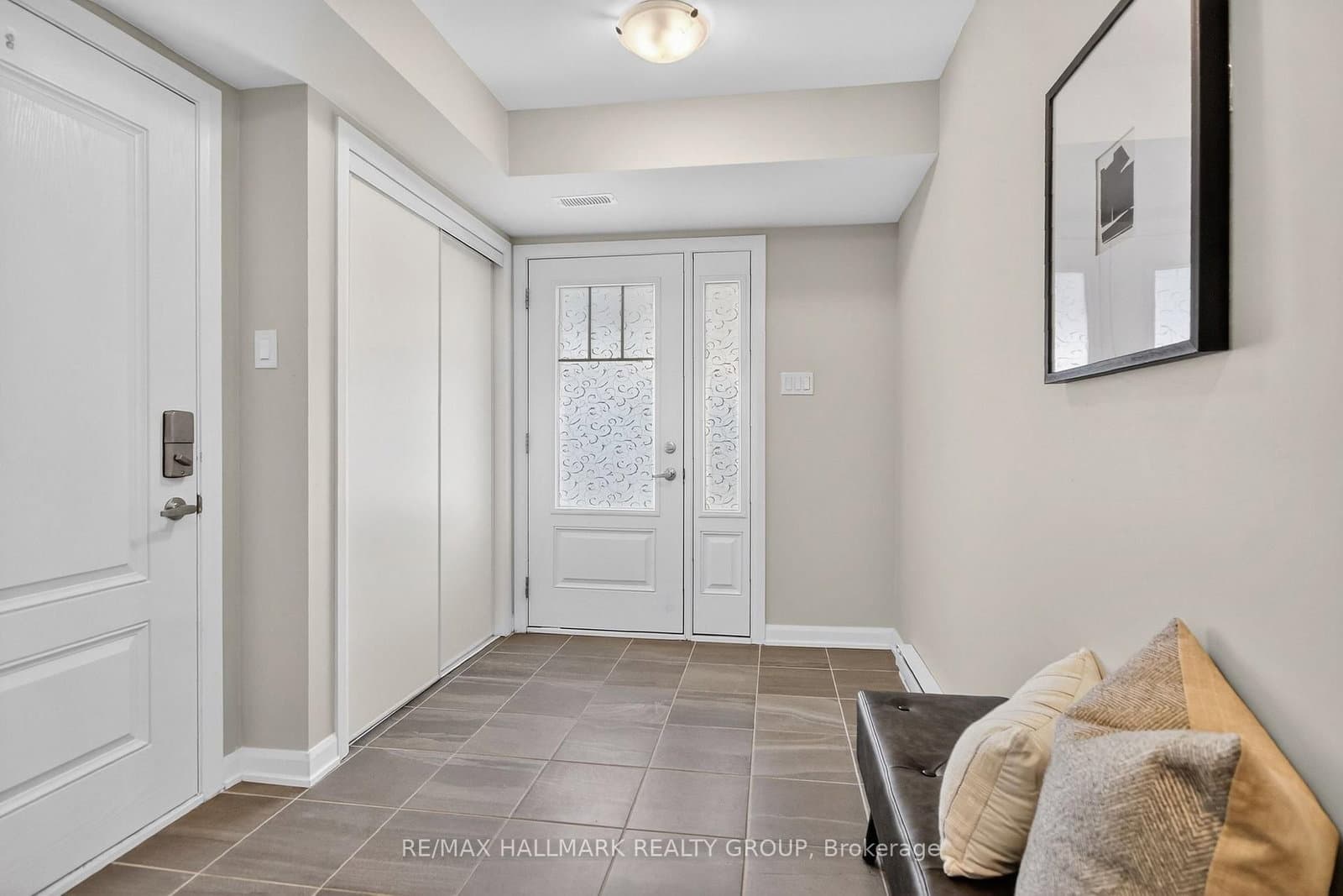 58 Teelin Circle, Ottawa, ON — photo 2