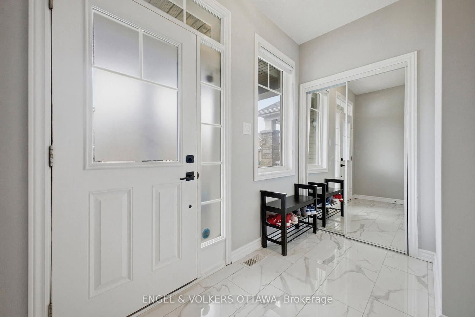 139 Switch Grass Crescent, Ottawa, ON — photo 2
