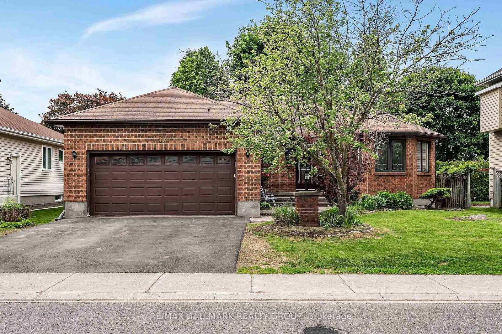 18 Randall James Drive, Ottawa, ON — photo 2